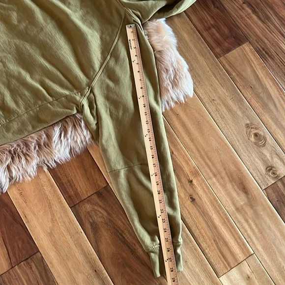 Left On Friday Homerun Sweatsuit NWOT Sz S/M - Picture 6 of 11